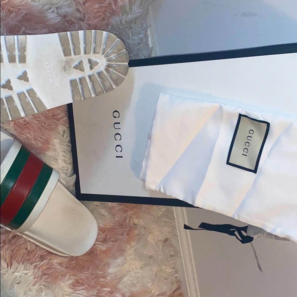 Gucci flops